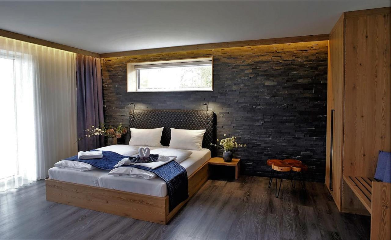 Art & Galerie Hotel Lenz Plauer See Fuenfseen Dış mekan fotoğraf